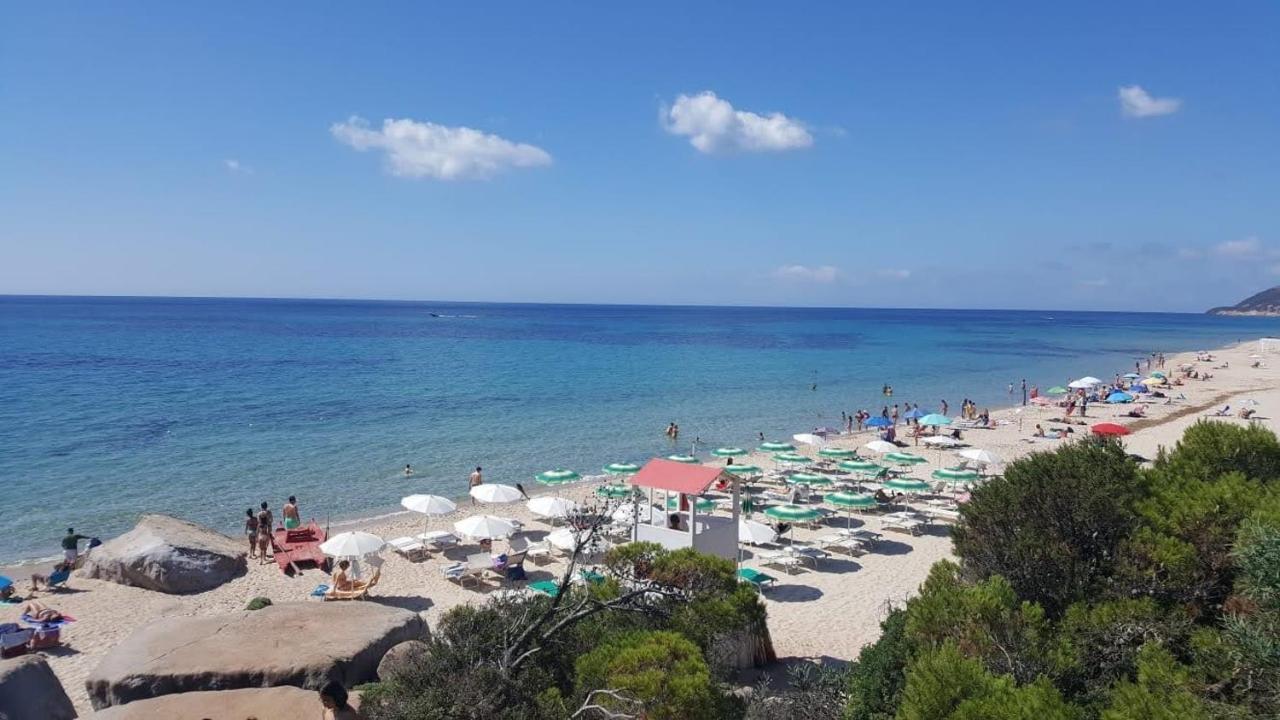 Gli Oleandri Calaverde iun P1641 Pula Esterno foto